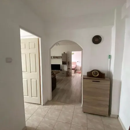 Central Apartment *
